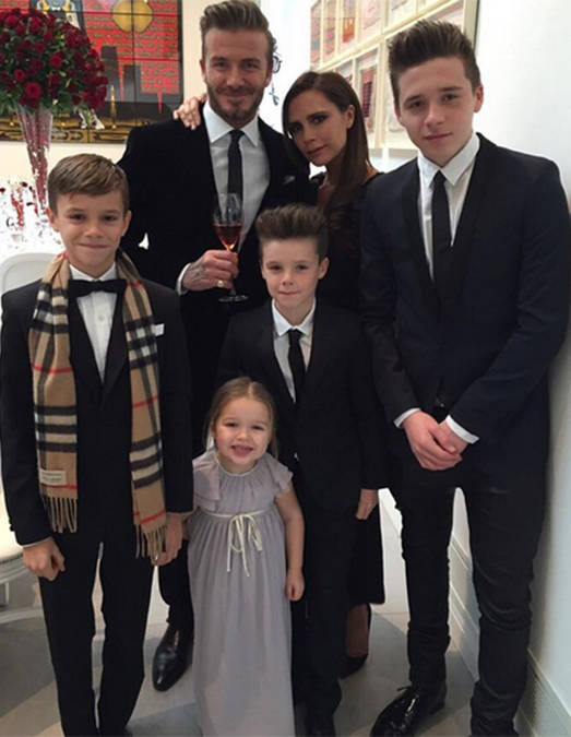 Famiglia Beckham con genitori e figli al cmpleto